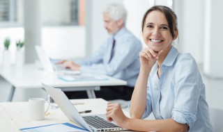 形容一个人工作有经验的成语（形容一个人工作经验丰富的成语）