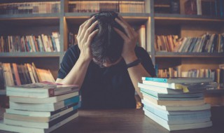 那是谁用英语怎么说(那是谁用英语怎么说?)