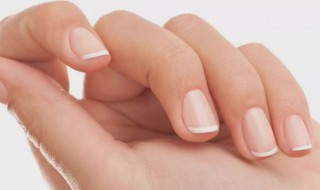 指甲上得月牙越大代表什么（指甲上的月牙越来越大是什么原因）