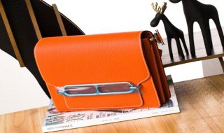 橙色的包搭配什么颜色的衣服好看（橙色包包搭配什么颜色衣服）