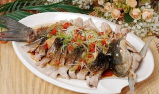 油淋草鱼的做法和步骤 怎样做油淋鱼