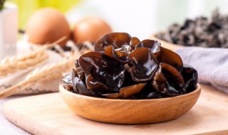 川菜木耳炒肉怎么做（川菜木耳肉片怎么炒）