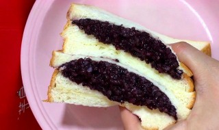 紫米面包的做法(老式面包的做法和配方)