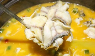 白菜莴笋酸辣鱼怎么做 白菜莴笋酸辣鱼怎么做的