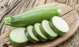 西葫芦饺子馅怎么做不爱出水（西葫芦饺子馅怎么弄）