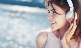 听音乐英语怎么写 正在听音乐英语怎么写