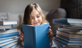 成语色彩缤纷是什么意思 成语色彩缤纷是什么意思呀