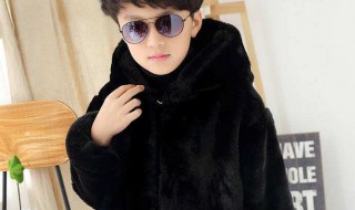 儿童黑色皮草上衣配什么裤子比较好 儿童黑色皮草上衣配什么裤子比较好看图片