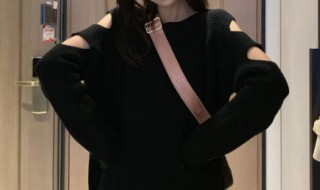 宽松破洞毛衣里面穿什么（破洞毛衣里面搭配什么）
