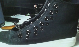 鞋子鞋带的卡扣怎么拆 鞋带卡扣怎么拆开