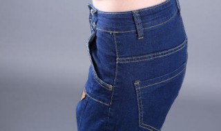 深蓝色牛仔裤适合夏天穿吗 深蓝色牛仔裤适合夏天穿吗女