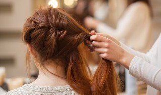 中长发盘发教程简单 中长发盘发教程简单好看(不散发