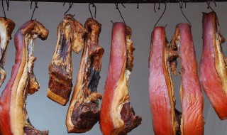 土家熏腊肉的方法介绍（土家熏腊肉的方法介绍图片）