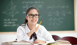 莲叶何田田的何的意思(莲叶何田田的何的意思是什么)