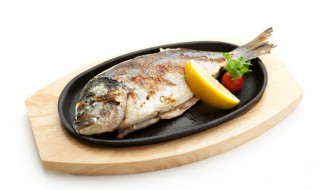 鱼头泡饼的正宗做法（鱼头泡饼的正宗做法视频）