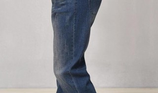 直筒牛仔裤什么颜色好看 直筒牛仔裤配什么颜色的上衣