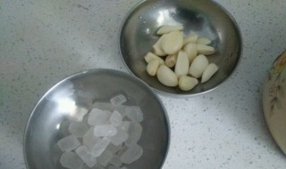 冰糖蒸蒜的功效与作用及制作方法 冰糖蒸蒜有什么功效与作用