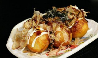 章鱼小丸子上面撒的是什么（章鱼小丸子上面撒的是什么菜）