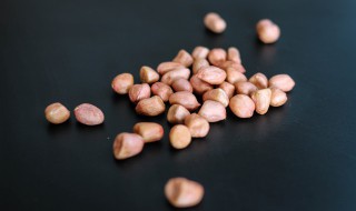 虎皮花生米的家庭做法（虎皮花生米的家庭做法大全）