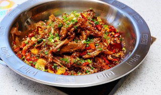 家常干锅鸭爪 家常干锅鸭爪的做法