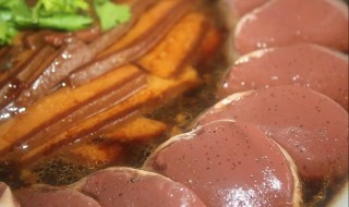血肠的家常做法（东北酸菜炖血肠的家常做法）