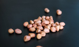醋泡花生米的作用与功效 醋泡花生米的作用与功效禁忌