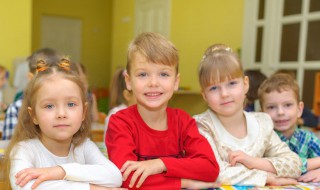 小学几岁上一年级（深圳小学几岁上一年级）