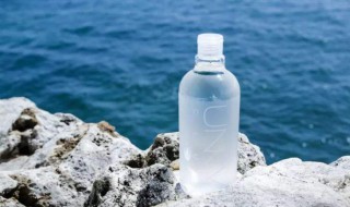 卸妆水直接用手弄行吗 卸妆水可以天天用吗