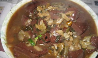 猪血和什么一起吃最好(猪血和什么一起吃好吃)