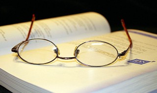 沁园春雪的大意（沁园春雪大意分段）