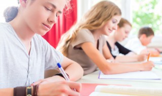 寒食古诗带拼音版（寒食古诗带拼音版和译文）