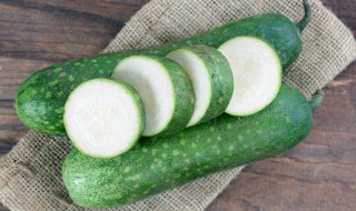 鸭子炖冬瓜怎么炖好吃（鸭子炖冬瓜的做法）