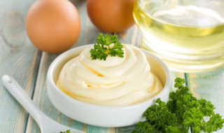 蛋黄酱搭配什么吃 蛋黄酱陪什么好吃
