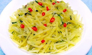 土豆炒黄瓜丝怎么做（土豆炒黄瓜丝怎么做才好吃）