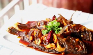 酱焖鱼做法步骤（酱焖鱼做法步骤图）