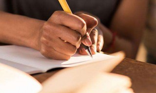 放风筝三年级优秀作文（放风筝三年级优秀作文250字）