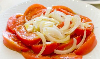 洋葱可以和西红柿一起炒吗 请问洋葱能和西红柿在一起炒着吃吗