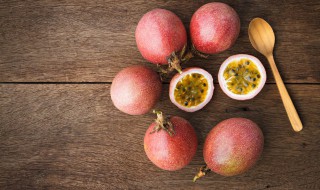 百香果皮晒干可以直接泡水吗（百香果用热水还是冷水）