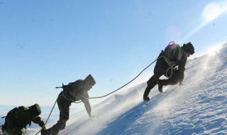 艰难的反义词（艰难的近义词）