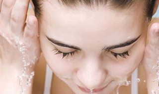 可以不涂乳液和水直接用面霜保湿吗?（可以不涂乳液和水直接用面霜保湿吗女生）