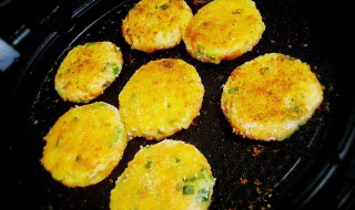如何制作好吃的土豆胡萝卜丝饼 怎样做土豆丝胡萝卜丝饼