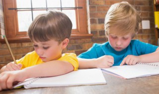 双人旁念什么（律没有双人旁念什么）