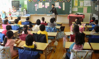 猜猜他是谁作文 猜猜他是谁作文300字三年级