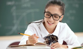 望天门山描写什么景色（望天门山描写什么景色20字）