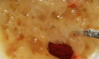 火腿珍珠银耳羹 火腿炒银耳
