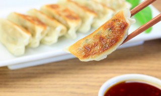 空气炸锅炸饺子的方法（空气炸锅炸饺子的方法和做法）