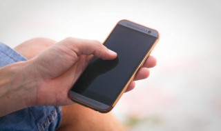 手机掉水里怎么处理（手机掉水里怎么处理最好怎）