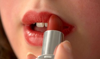 唇蜜和唇釉的区别是什么 唇蜜和唇釉有什么区别