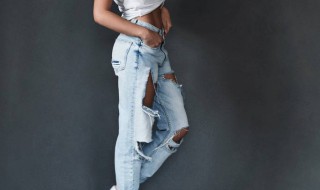 夏季男牛仔裤搭配技巧 夏季男牛仔裤搭配技巧图