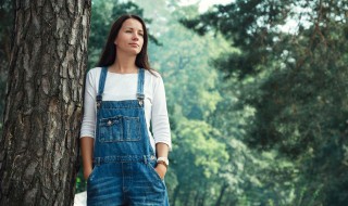 背带裤搭配小技巧
